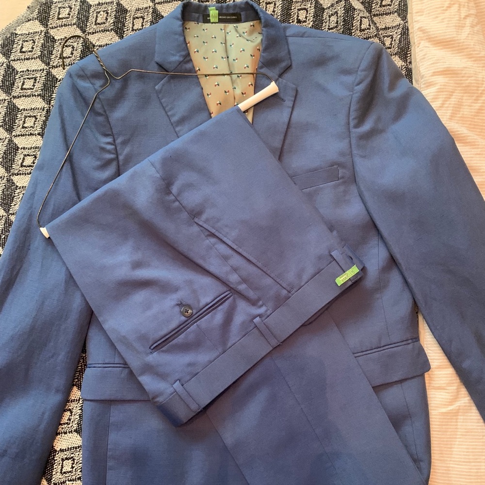 Perry Ellis Men's Slim-Fit Suit